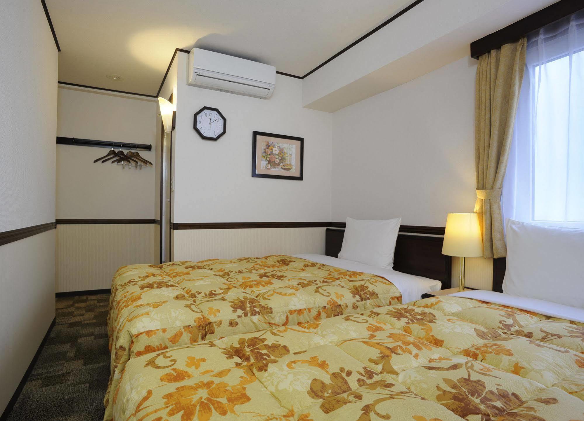 Toyoko Inn Sakudaira-Eki Asama-Guchi Buitenkant foto
