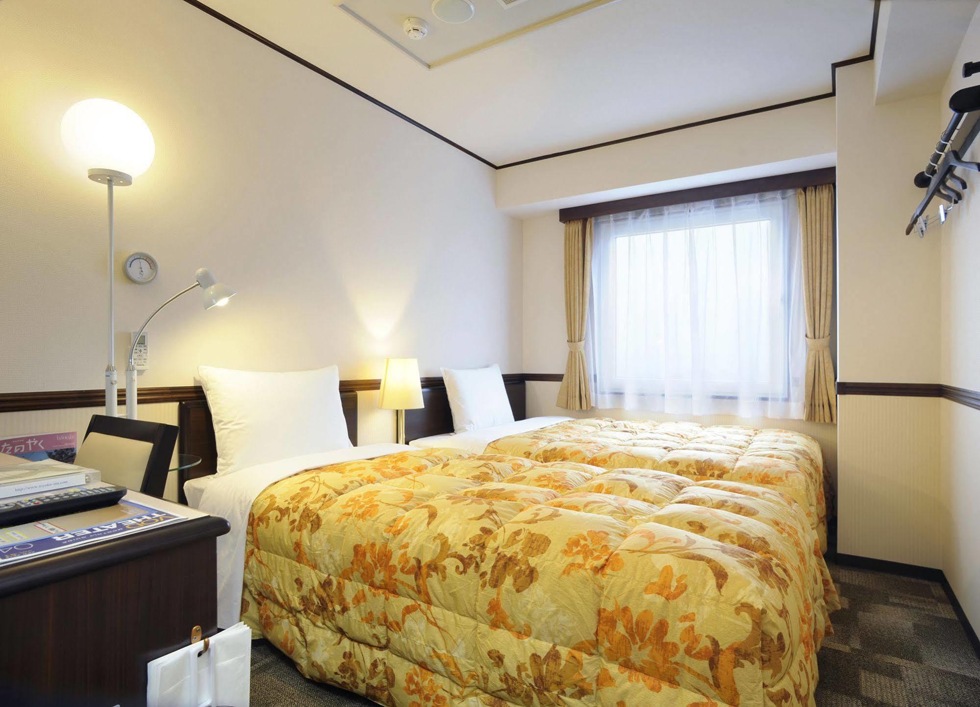 Toyoko Inn Sakudaira-Eki Asama-Guchi Buitenkant foto