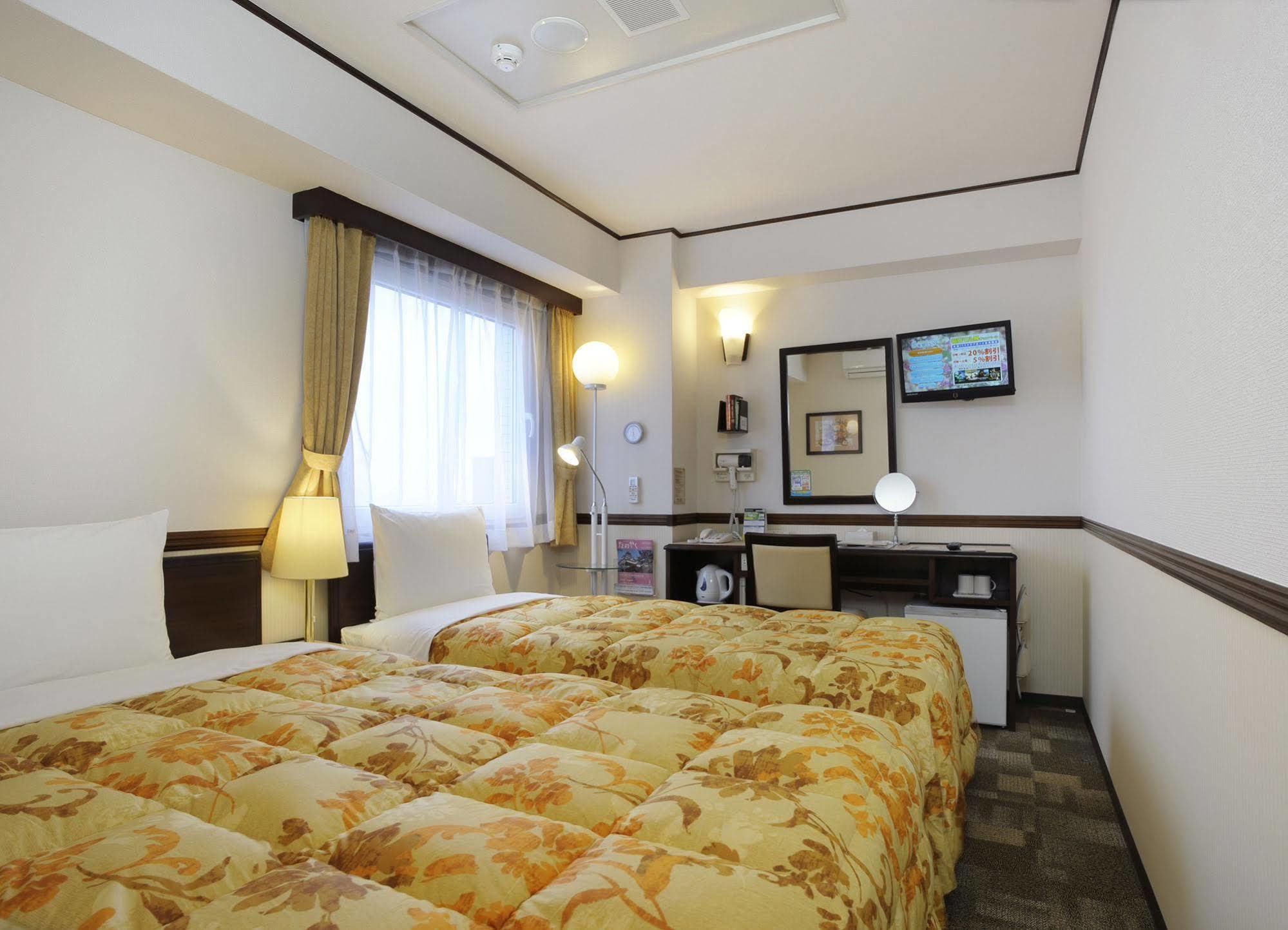 Toyoko Inn Sakudaira-Eki Asama-Guchi Buitenkant foto