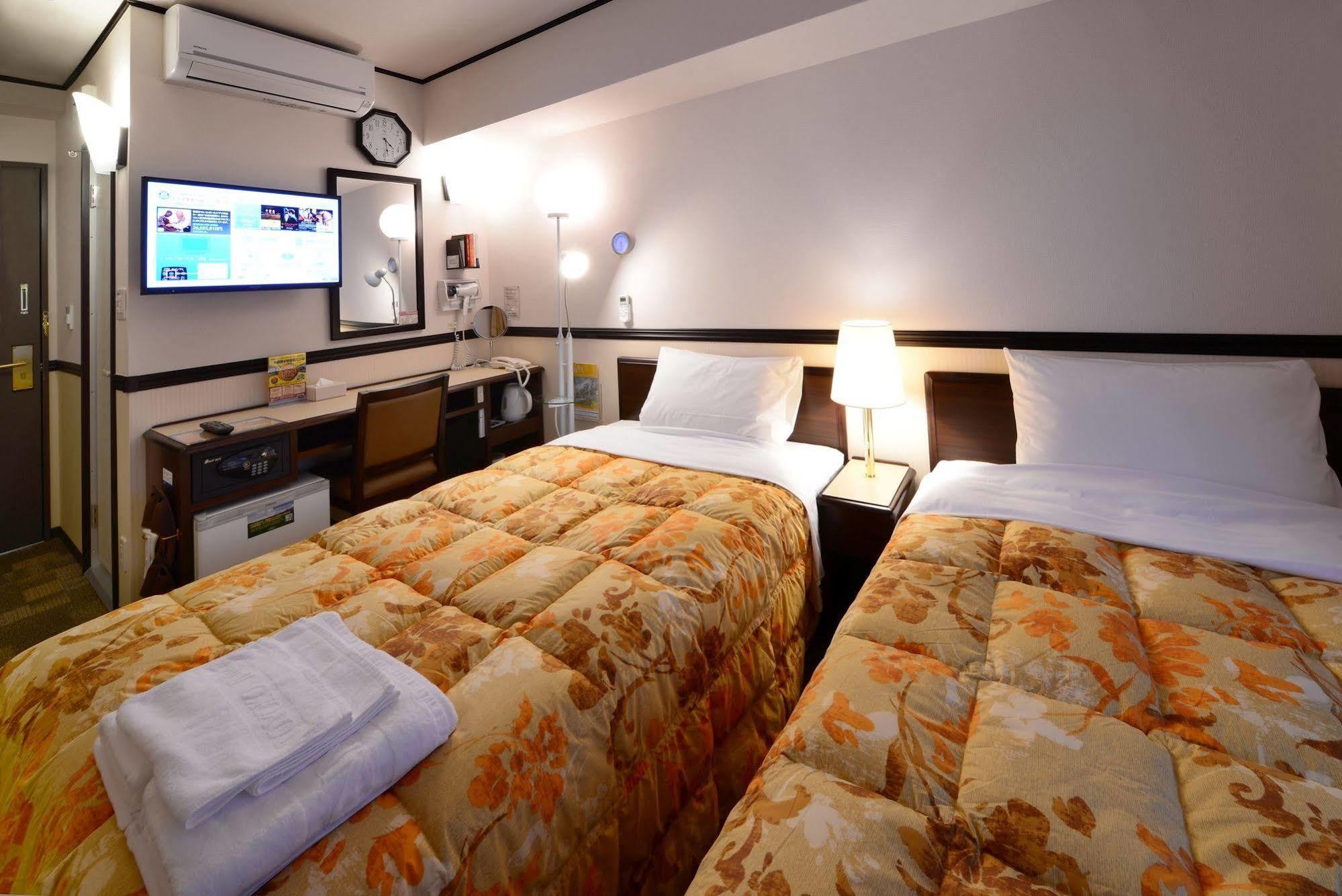Toyoko Inn Sakudaira-Eki Asama-Guchi Buitenkant foto